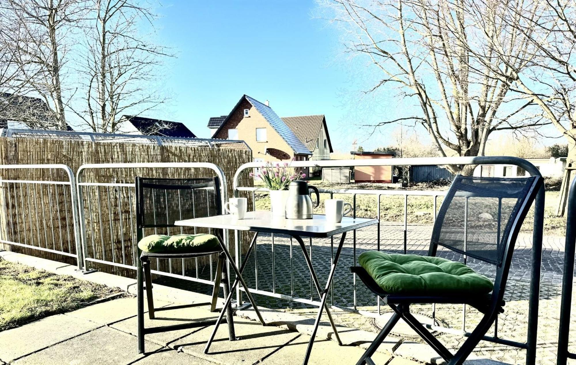 F-1010 Strandhaus Mönchgut Bed&Breakfast DZ 28 Terrasse strandnah, inkl Frühstück Lobbe Exterior foto